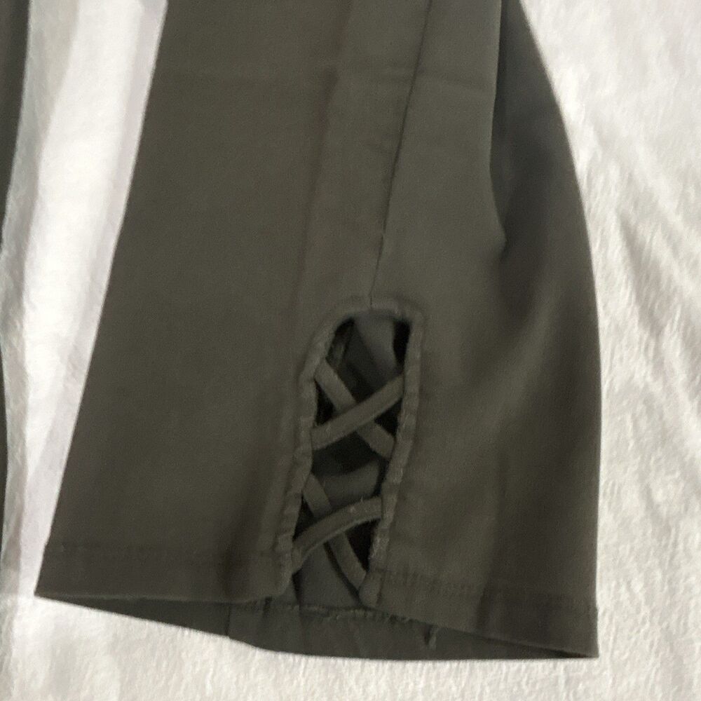 89th + Madison Women's Green XL Capri Leggings Criss-Cross 0116 - Picture 3 of 11
